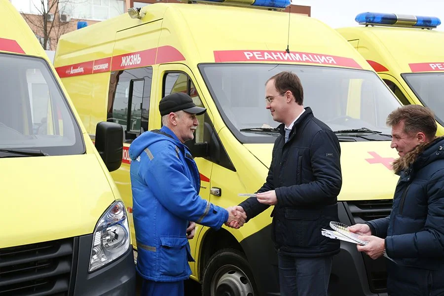 Впервые в Калининградскую область одновременно поступило девять реанимобилей