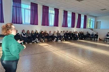 В рамках профориентационной работы медицинской направленности состоялась встреча специалистов ГБУЗ КО «Неманской ЦРБ» с обучающимися 9-11-х классов МАОУ СОШ №1 г. Немана. В рамках профориентационной работы медицинской направленности состоялась встреча специалистов ГБУЗ КО «Неманской ЦРБ» с обучающимися 9-11-х классов МАОУ СОШ №1 г. Немана.